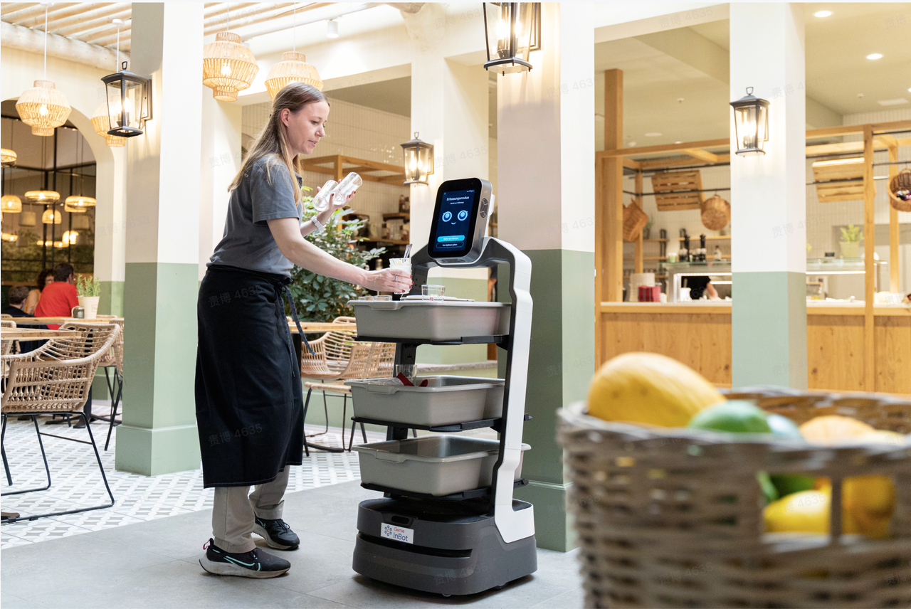 Vom Kassensystem zum Roboterkellner: Restaurantautomatisierung verbessern und Umsatz steigern