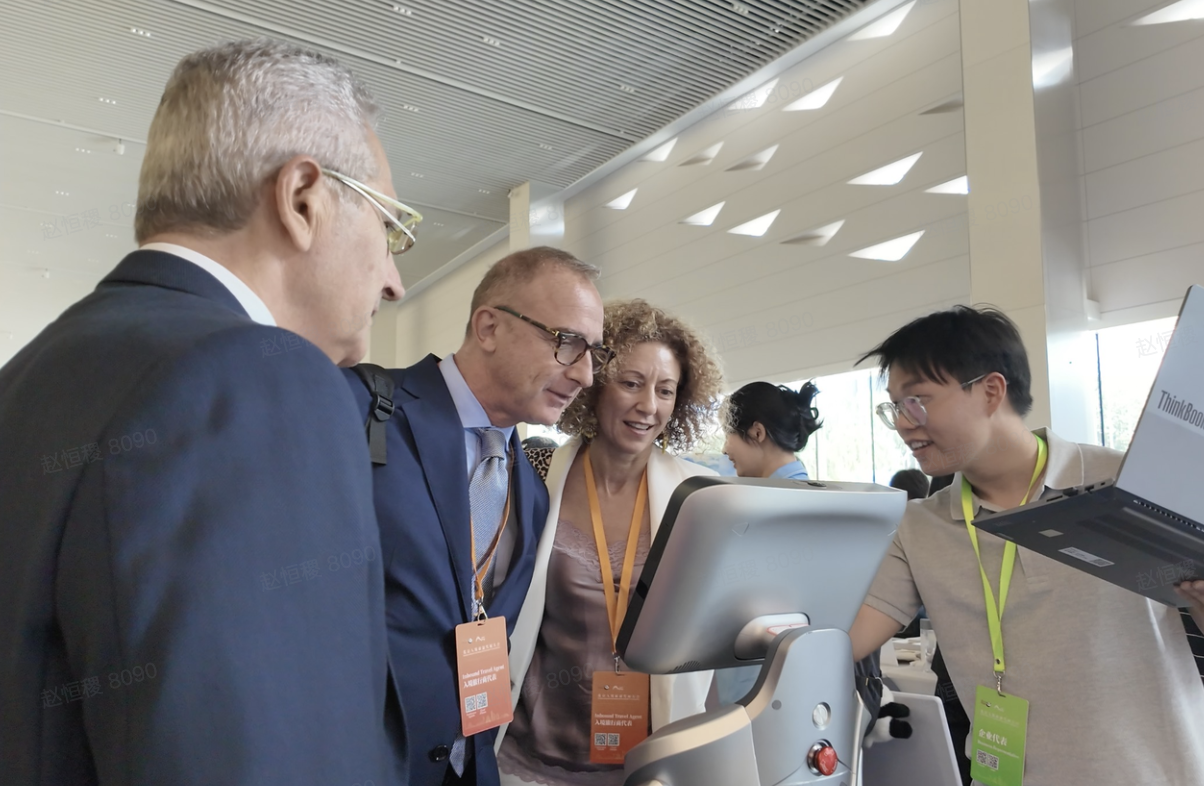 Seamless Multilingual Switching! OrionStar Robots Shine at International Tourism Expo