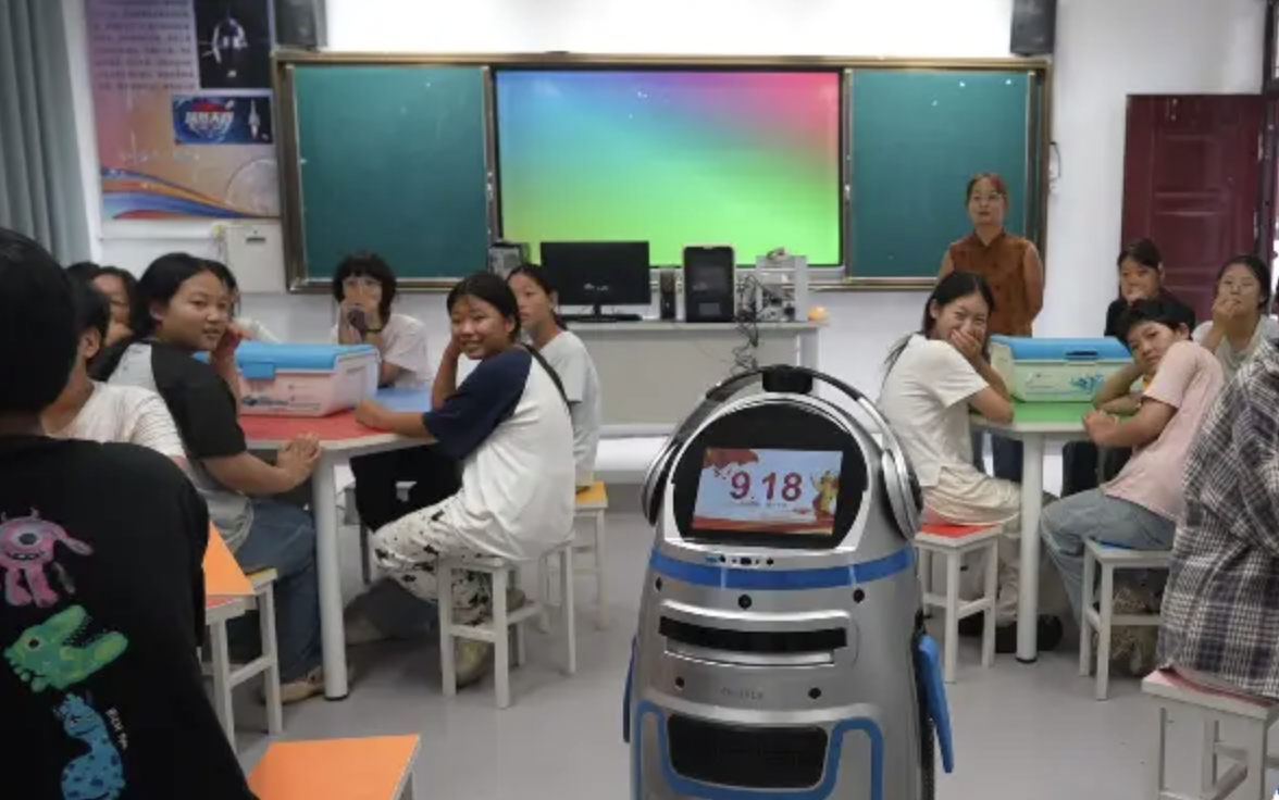 展厅接待机器人哪家好：选型必须看的功能盘点与落地实测