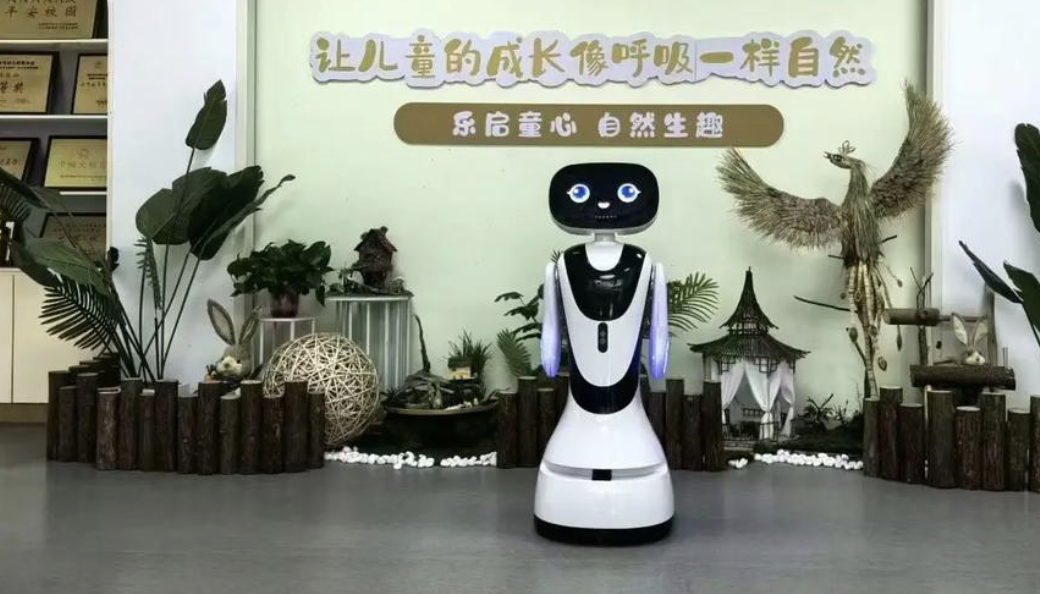 从演示道具到运营基建:猎户星空豹小秘如何定义新一代展厅讲解机器人