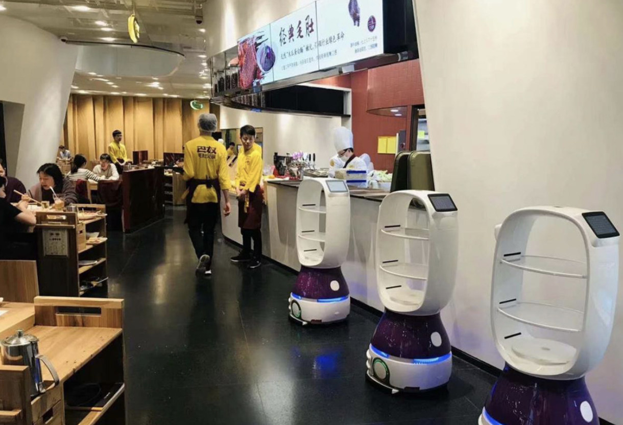 餐厅迎宾机器人哪家好?从迎宾、领位到营销闭环深度解析